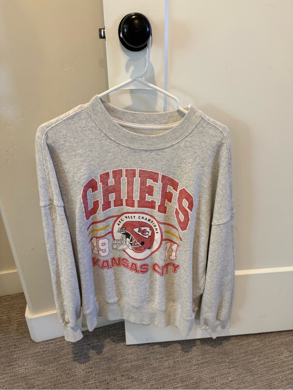 Abercrombie & Fitch Gray Crewneck with Red Kansas City Chiefs Graphic